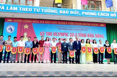 Một số hình ảnh về kỳ thi Học sinh giỏi Olimpic 23/3 cấp tỉnh lần thứ IX, năm học 2025. Trường THPT Phan Bội Châu tham gia với 56 học sinh ở 09 bộ môn và kết quả đạt 50 giải (09 H cô và các em học sinhCV, 16HCB, 25 HCĐ và có em Nguyễn Kim Thành đạt điểm cao nhất môn Tin học lớp 10). Xin chúc mừng quý thầy cô và các em học sinh.