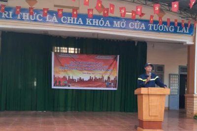 TRƯỜNG THPT PHAN BỘI CHÂU-NAM DONG PHỐI HỢP VỚI ĐỘI CẢNH SÁT PCCC&CNCH SỐ 15, PHÒNG CẢNH SÁT PCCC&CNCH-CÔNG AN TỈNH LÂM ĐỒNG